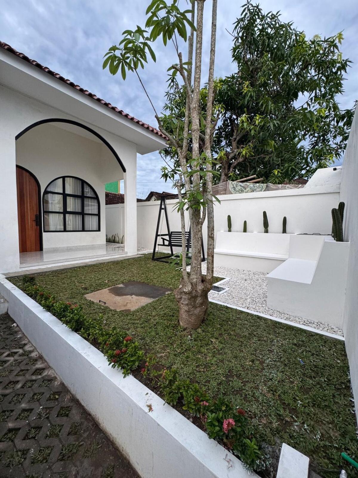 Villa Thera 2 Bedroom Private Pool Near Malioboro Yogyakarta