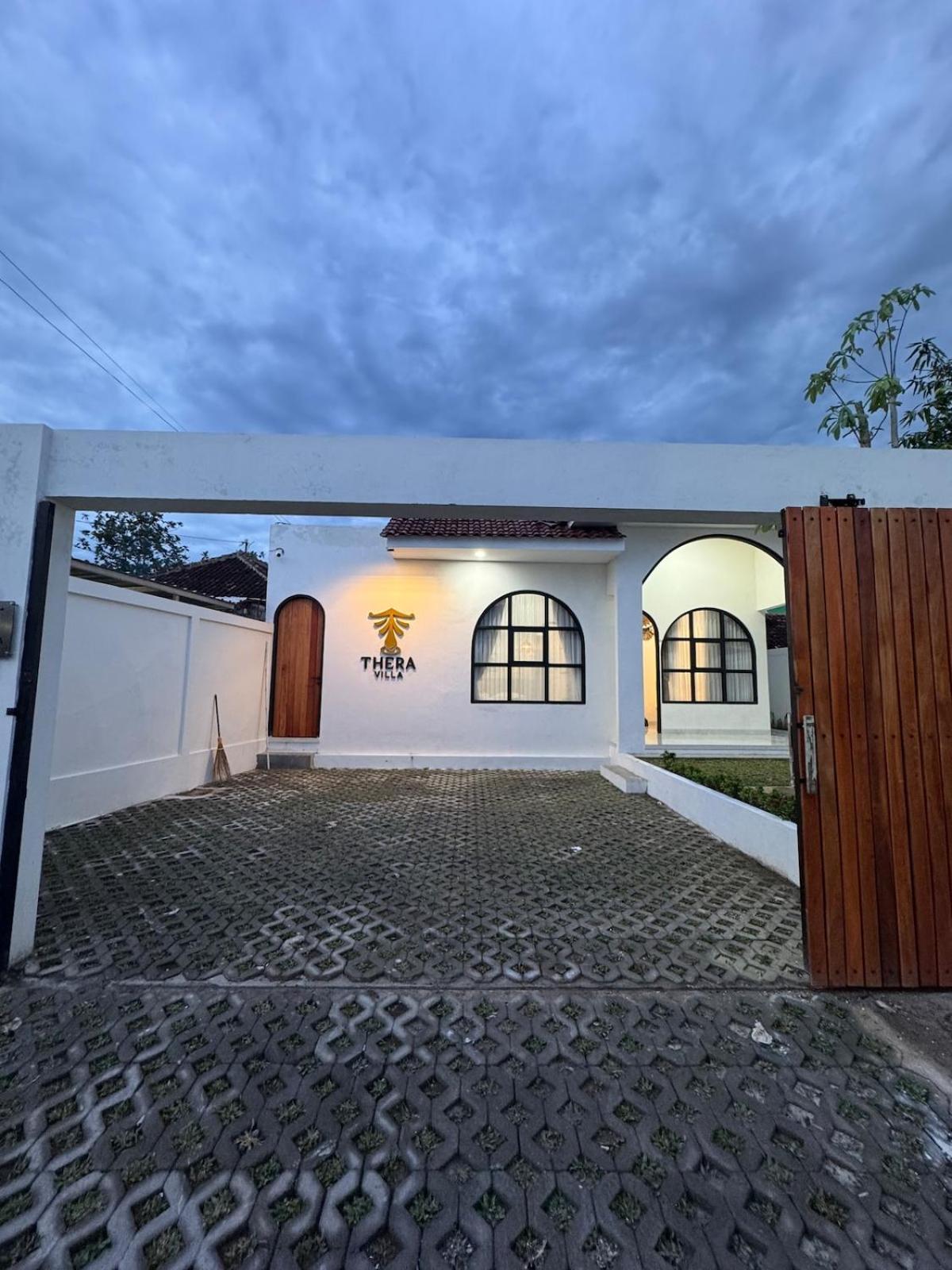 Thera 2 Bedroom Private Pool Near Malioboro * Yogyakarta