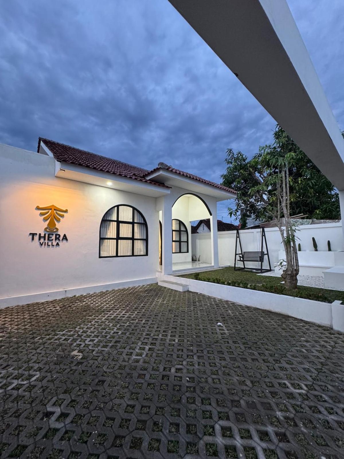 Villa Thera 2 Bedroom Private Pool Near Malioboro